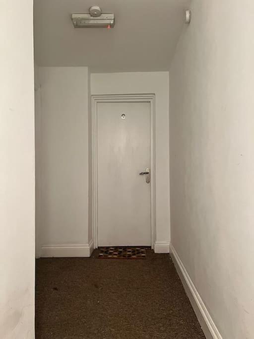 Bright, First Floor, One Bedroom Flat In Wimborne Wimborne Minster Exterior foto