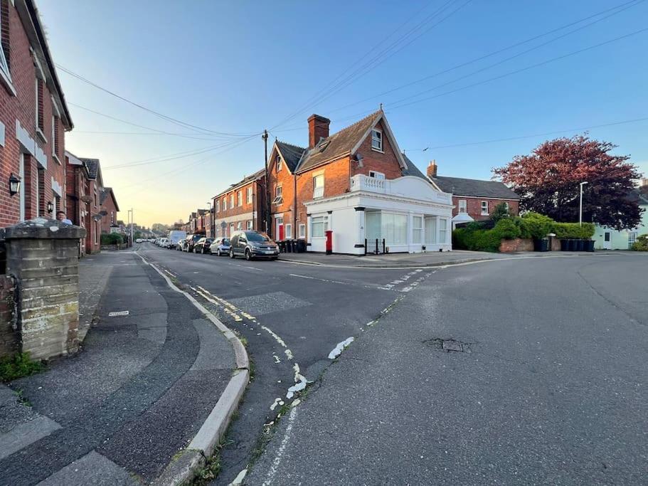 Bright, First Floor, One Bedroom Flat In Wimborne Wimborne Minster Exterior foto