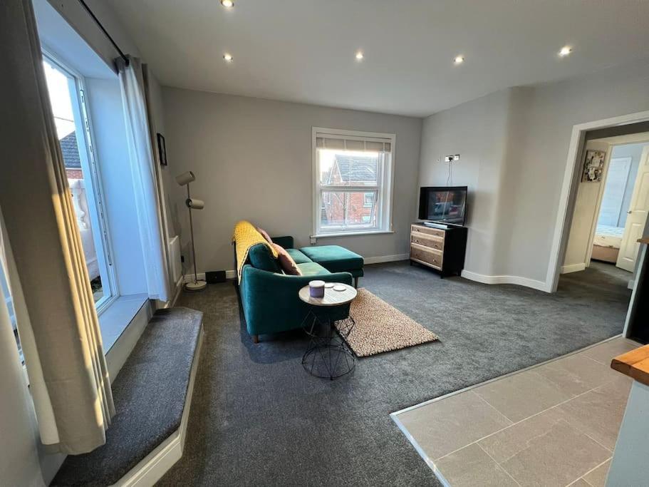 Bright, First Floor, One Bedroom Flat In Wimborne Wimborne Minster Exterior foto
