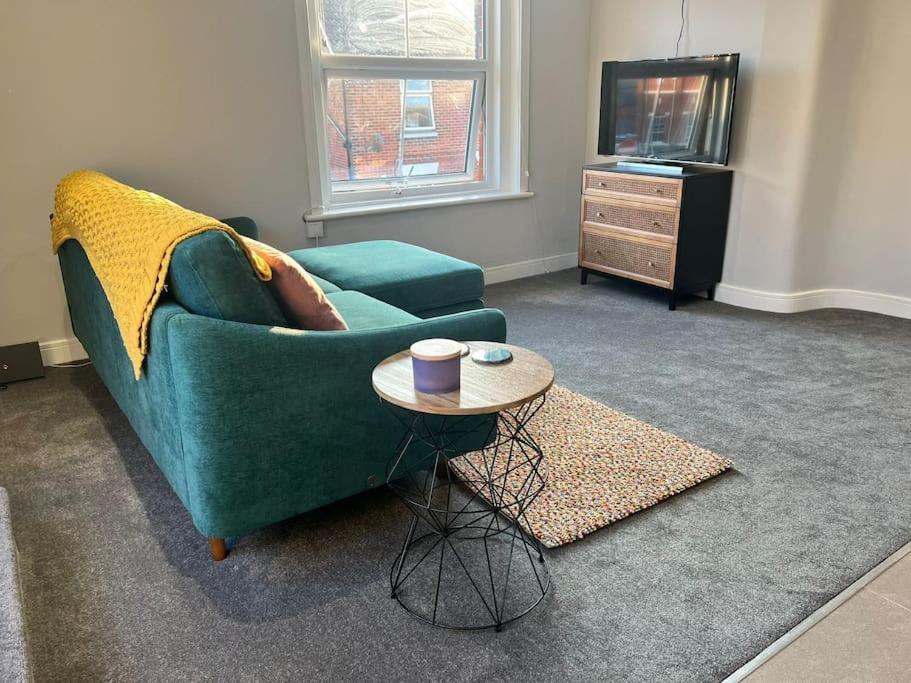 Bright, First Floor, One Bedroom Flat In Wimborne Wimborne Minster Exterior foto