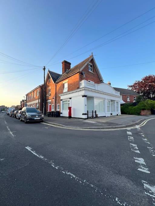 Bright, First Floor, One Bedroom Flat In Wimborne Wimborne Minster Exterior foto
